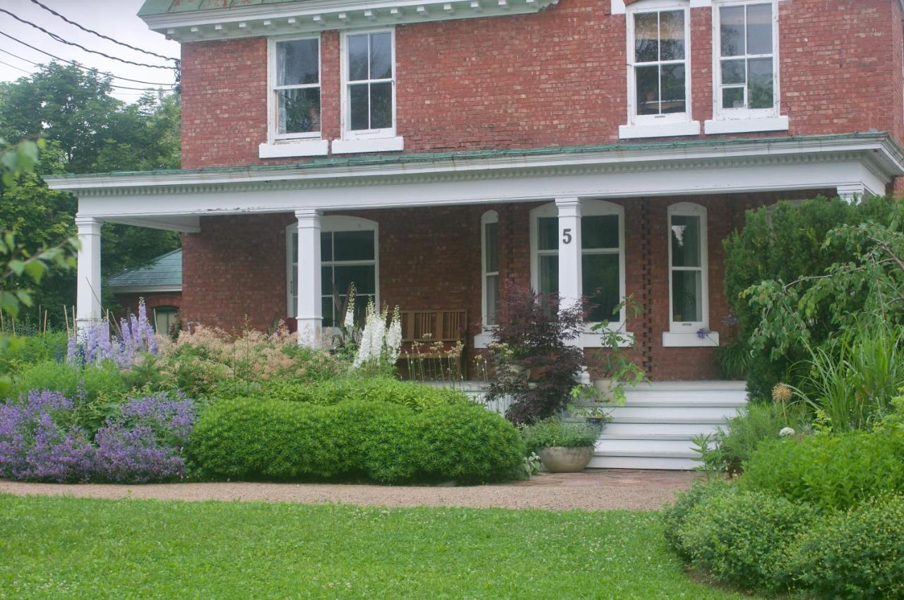 Napier House Apartment Campbellton Exterior photo